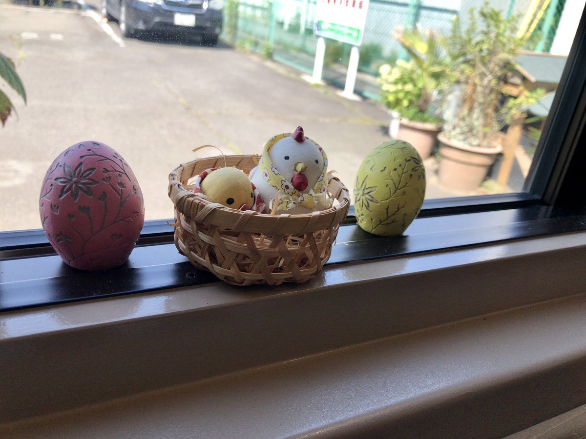 perosan1014's tweet photo. 福田町駅近くの田子にあるカフェ
カフェコッコに🐔日替わりプレートを目的に行ったのに魅力的なオムバーグ丼を注文✨
ハンバーグがおそらく鶏肉使用してるからかふわふわで美味しいー❤️1人でも行きやすい感じで鶏も観察して帰宅😂 https://t.co/UhUJLZdRkw