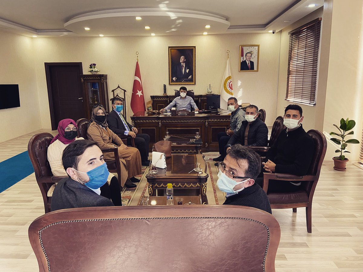 İlçe Kaymakamımız Sayın Önder ÇENGEL’i Viranşehir MTAL ailesi olarak ziyaret ettik ve Okulumuzda yürütülen faaliyetler ve yapılacak olan faaliyetler hakkında bilgilendirme de bulunduk.<a href="/ondercengel/">Önder Çengel</a> @ibrahim_Yagan63 <a href="/NedimZK09845287/">Nedim ÖZKAN</a>