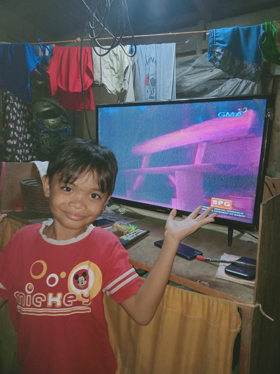 paul_narvasa's tweet photo. Family that watch together live forever happy Sunday guys😊😍

#KMJS https://t.co/ua3bMT7P9V