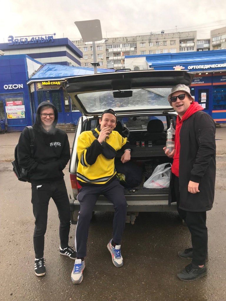 el_zaloup's tweet photo. Все таки Нива лучшее изобретение российского автопрома https://t.co/uSkoZq5FjG