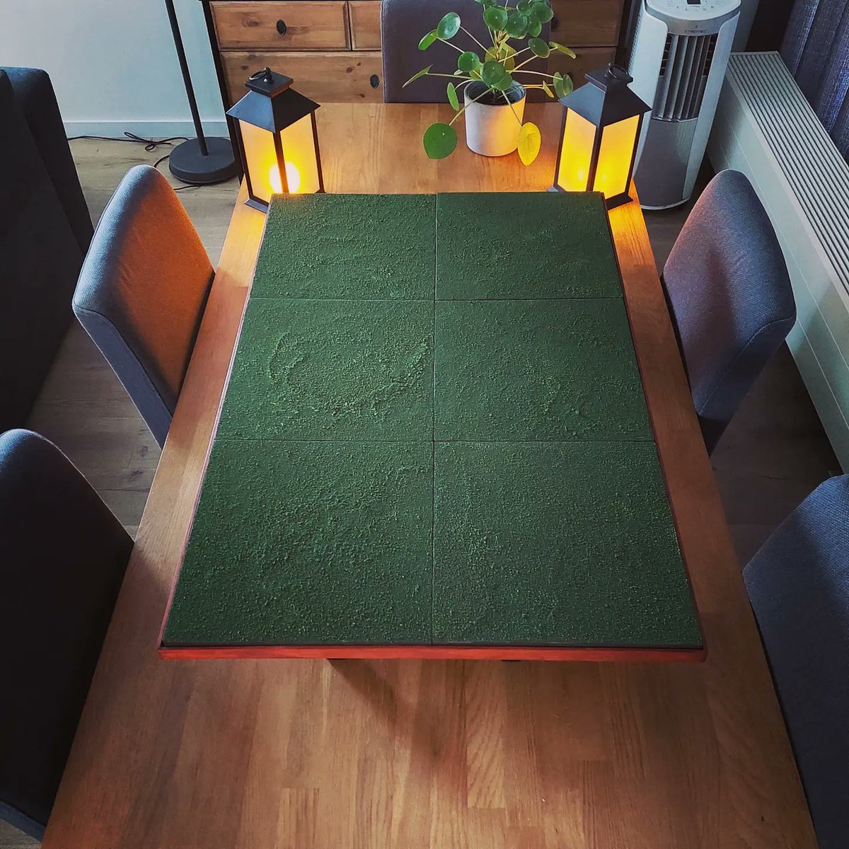 JBRunecraft's tweet photo. Step 4: turn the tiles around and make some grass lands to make them reversible.

#tabletoparchitect #DnD #dnd5e #warhammer #warhammerterrain #pathfinder #5e #CriticalRole #modularterrain #dndterrain #miniaturepainting #miniatureterrain #tabletopgaming #tabletop #tabletopgames https://t.co/LMpfQ3vH3h