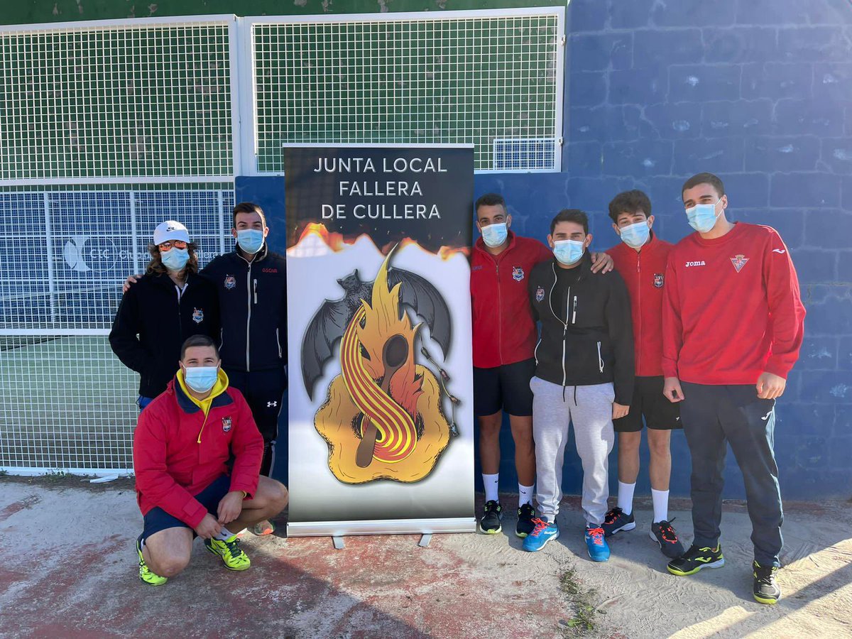 FPasseigCullera's tweet photo. Hui diumenge, 7 de novembre, ha tingut lloc el campionat de Pàdel al Club de Tennis Cullera.
🥇La nostra comissió s'ha classificat en el primer lloc. Enhorabona equip.
#somesport #FallaPasseigMercat #fallesdecullera https://t.co/DwY2Dzjh3N
