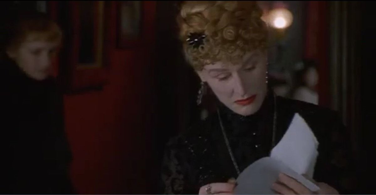 ov_20's tweet photo. 177. #MaryReilly (Letterboxd 2.6) Когда атмосферы - вагон, и персонажи части этой атмосферы, как готический роман - очень хорошо. Но из-за этого остаёшься ничего не понимающей служанкой Мэри Райли, в чужую истории, пройдя, так сказать, по краешку судьбы Джекилла и Хайда. https://t.co/C25PSz4xmT