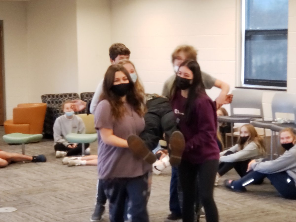 #KHSHamlet #GLTHamlet <a href="/GLTFCleveland/">Great Lakes Theater</a> "Now cracks a noble heart. Good night, / sweet prince, / and flights of angels sing thee to thy rest!" (5.2.358-360).