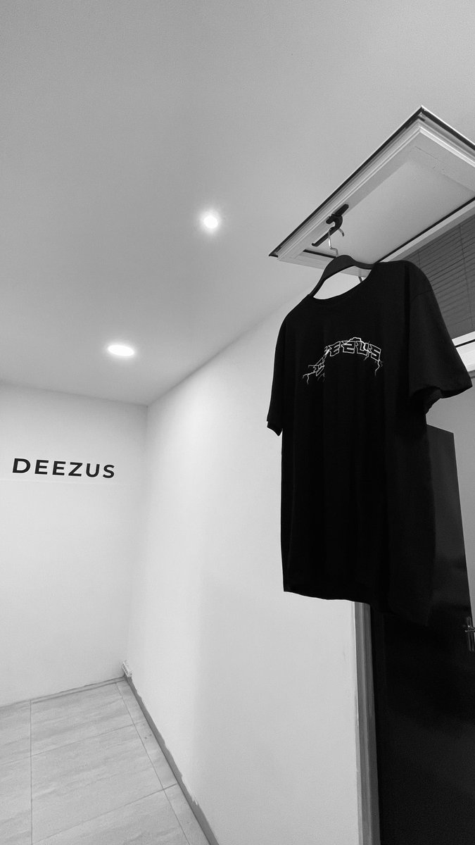deezusclo tweet picture