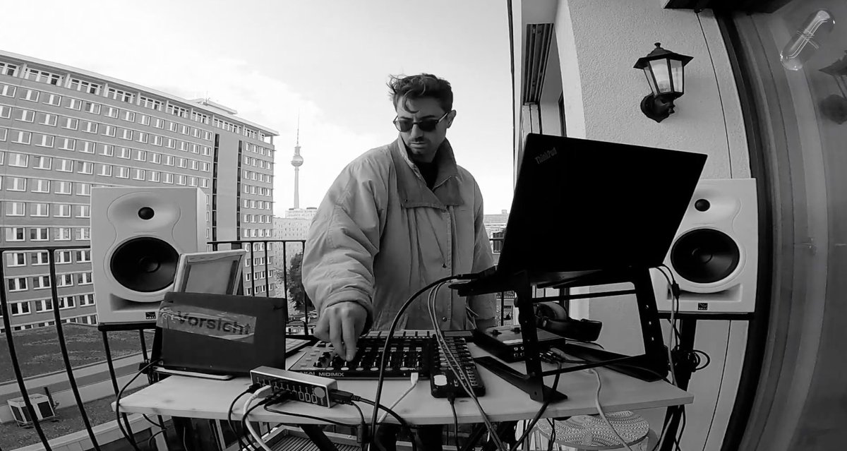 Live set @ capsule berlin ◻️◼️

youtube.com/watch?v=XSmvXW…