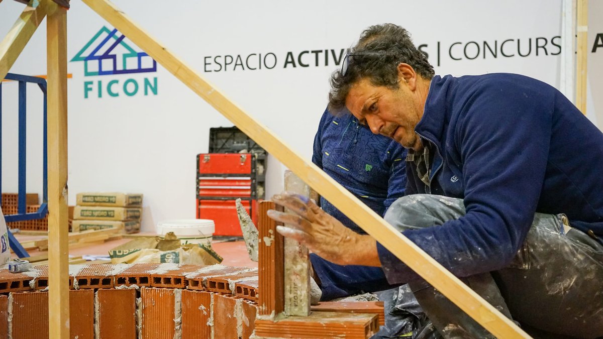 FiconFeval's tweet image. ☑️  RESUMEN FOTOGRÁFICO 2021 (Faceboook)
🏢🏡 FICON y ExpoEnergea 2021 ⚒🏗
👉 Diferentes profesionales del sector de la construcción y las renovables.
Empresas e invitados, han podido participar en los encuentros de negocio y Networking
ℹ️ facebook.com/story.php?stor…
#FiconFeval