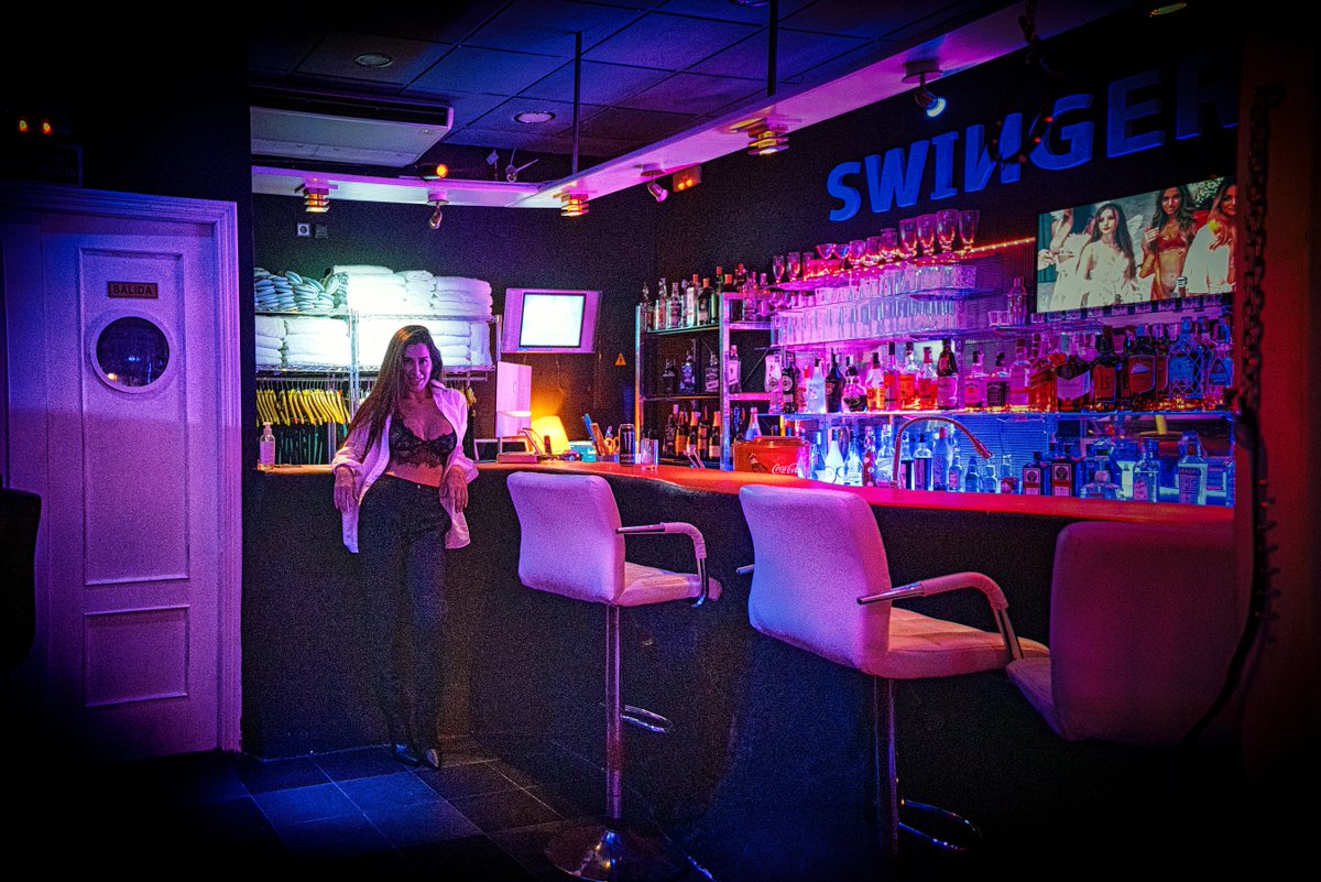 openmindedclubs's tweet photo. Zona Bar Swinger - Barra Principal
Es la zona del local en donde puedes empezar a vivir una experiencia completamente diferente. Todos los días son distintos. 
#barswinger #publiberal #pubswinger #swingers #swingerkiss https://t.co/p1n4VWdJnh