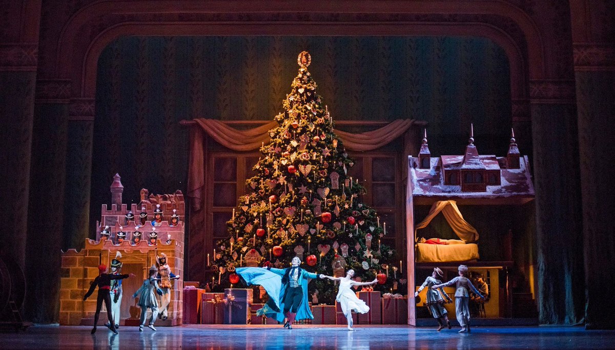 BeehiveHoniton's tweet photo. ๐The Nutcracker - Enjoy this sparkling ballet as an enchanting, festive treat for the whole family! Tickets now on sale to watch the #RoyalBallet's production at The Beehive #Honiton screening on Saturday 11 December 4pm ๐https://t.co/JvciSWp8PX
#rohlive #ballet #Christmas2021 https://t.co/gf6etZ42y3