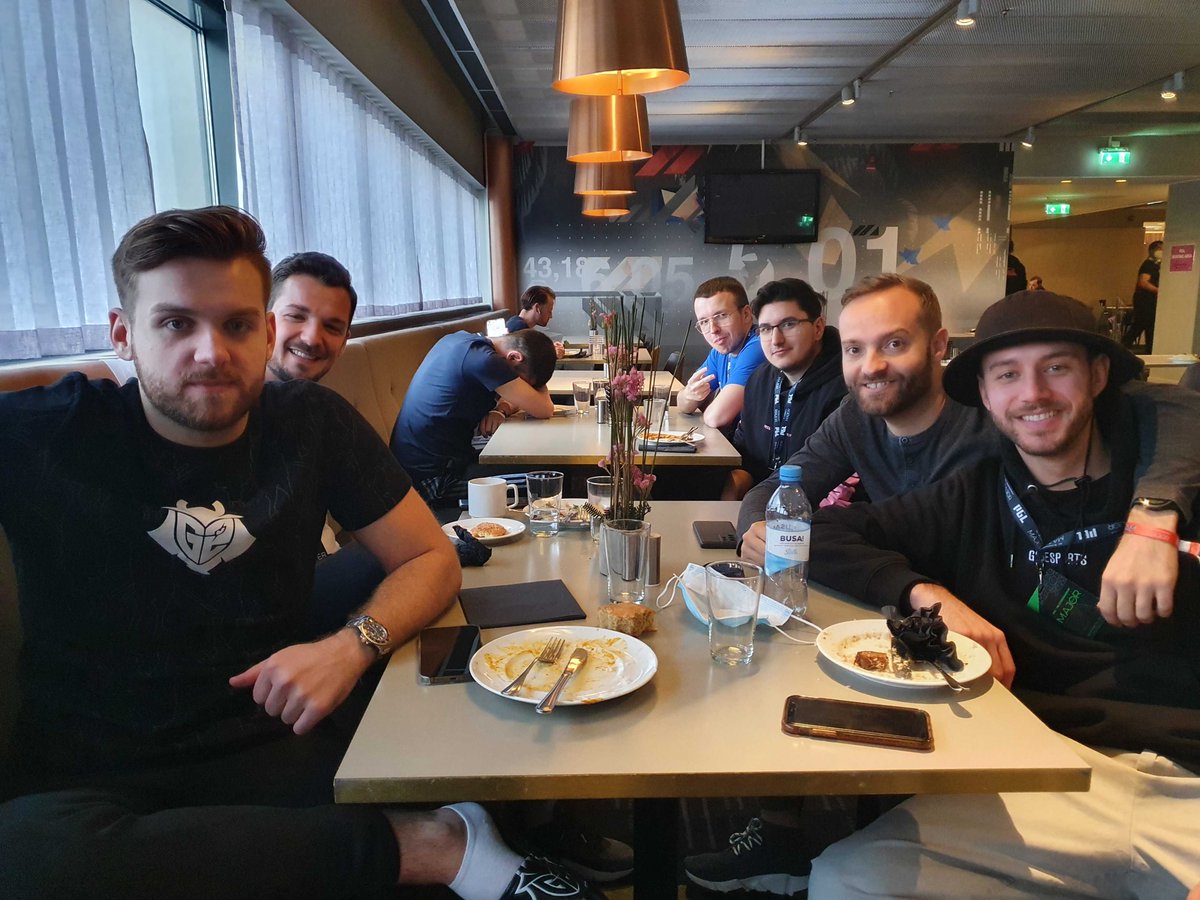 G2esports's tweet photo. Celebrating 0-2 finals https://t.co/KJ5nN7K9Qs