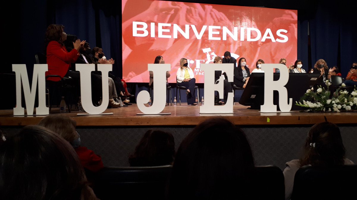 flaviavcastro's tweet photo. Foro jujeño de MUJERES POLITICAS de @juntoscambioar. Gracias @PaulaBertol por tu presencia. @proargentina https://t.co/JsQPoAX6yt