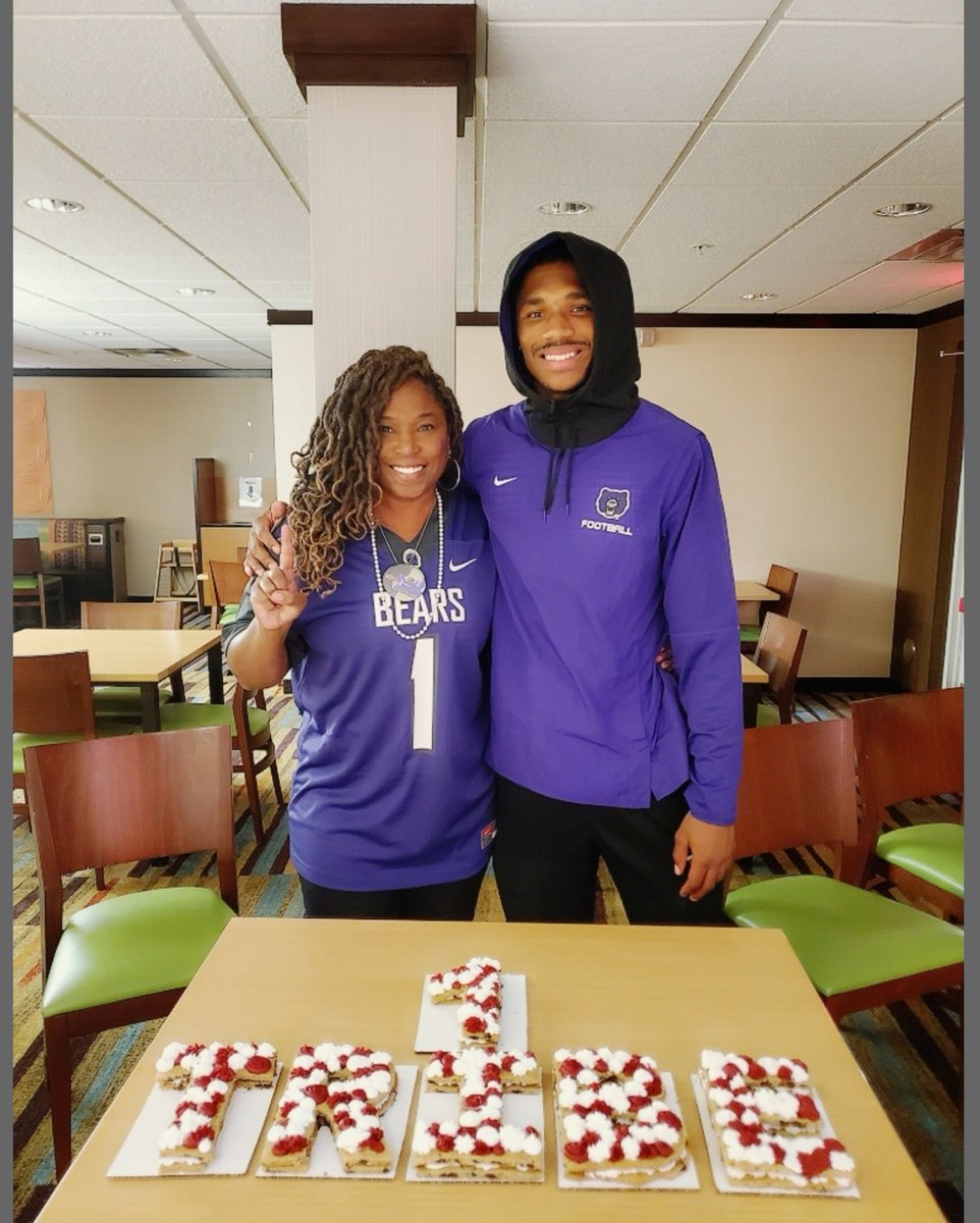 cje_hudson's tweet image. Big Love from the Huddy Tribe last night for @bruhtyler18 career breaking performance! We love you Tyler!💜🐻🏈 #1WR #HuddyTribe #UCAFootball
#recordbreakingmoment 📈🙌🏽🙏🏽🙏🏽