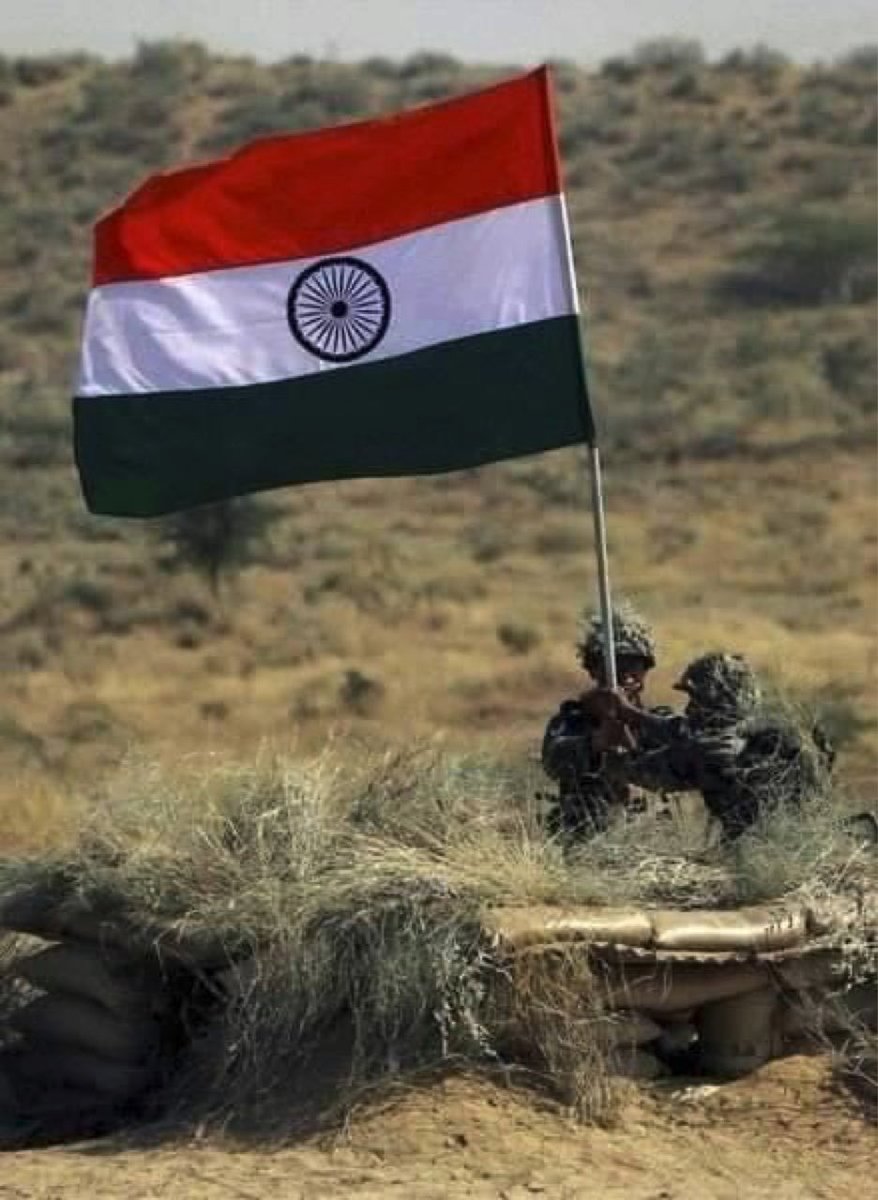 DN_Thakur_Ji's tweet photo. किसी ने मुझसे कहा कि आपका भारत वर्ल्डकप से बाहर होगा गया तब मैंने उसको जबाब दिया कि भारत वर्ल्डकप से बाहर हुआ हैं  हमारे दिल से नहीं। #i_support_india https://t.co/dyH58LTjC9