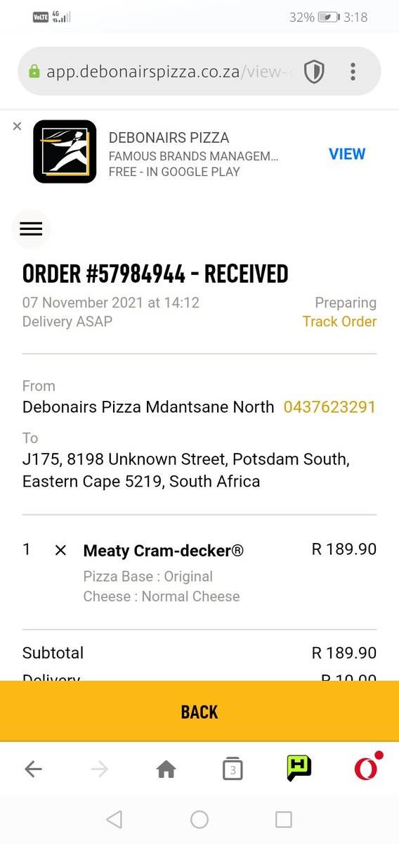 Queenluwangu's tweet photo. @DebonairsPizza ordered a pizza ngo 14:12 pm still haven't received my order I can't get through to mdantsane Debonairs at nu 13 https://t.co/KwRaI8tVEt
