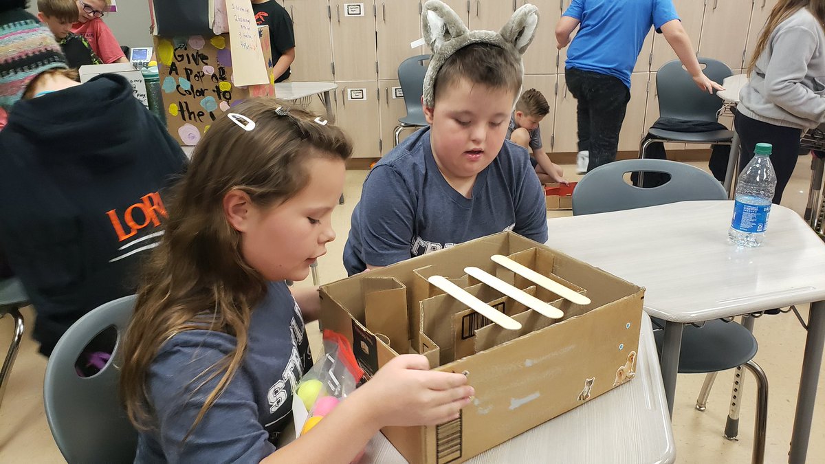 Copeland10's tweet photo. Global Cardboard Challenge: The student created arcade games for others to play. It was amazing to see the hard work and creativity that these students put in to this challenge! #STEAMatStribling https://t.co/mpeNeaZ8WZ