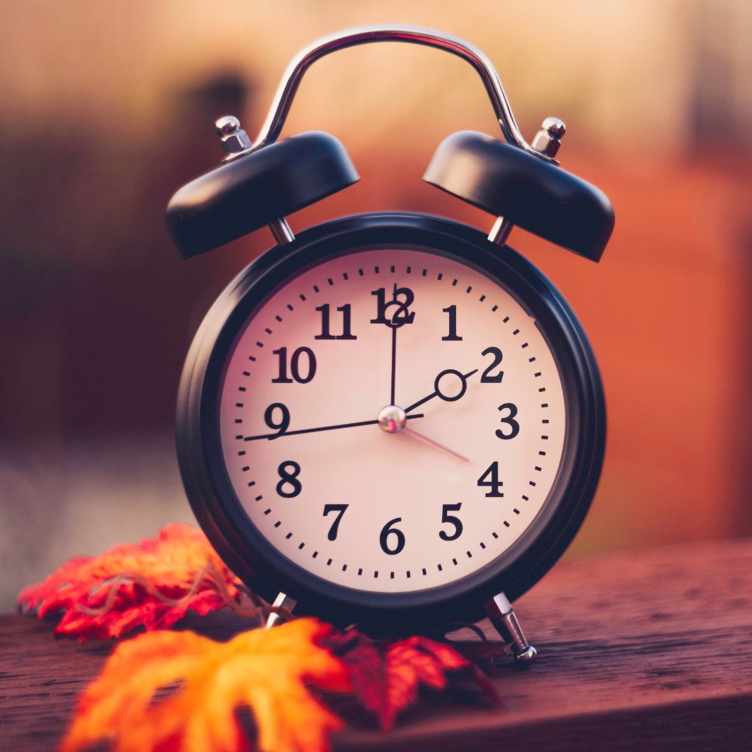 PLR_Insurance's tweet image. Daylight Saving Time is over, which means it’s time to fall back. Don’t forget to set your clocks back one hour today!

#daylightsavings #fall #fallback #extrasleep #november #sleepin #clocks #alarmclock