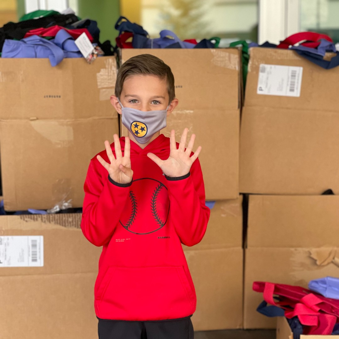 NiswongerCHosp's tweet photo. In celebration of a cancer-free birthday, Briggs – with the help of our community – donated 1,000 lunchboxes to the patients at Niswonger Children's Hospital! Thank you for your thoughtfulness and generosity. Happy 9th birthday, buddy! 🥳 #WhereHopeRises https://t.co/NluxGBWJp9