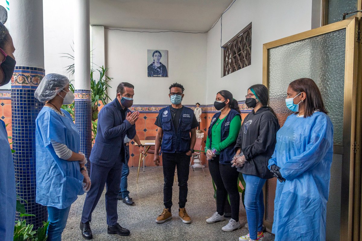 jimmyvillalta's tweet photo. Visita del embajador de Francia en Venezuela Romain Nadal a la sede de Panabus y Caritas Fátima C.P @embafrancia @panabus_oficial @caritasfatimacp
#venezuela #Caracas #Panabus #Santaenlascalles #embajadadefranciaenvenezuela #caritas https://t.co/79nca2aCWE