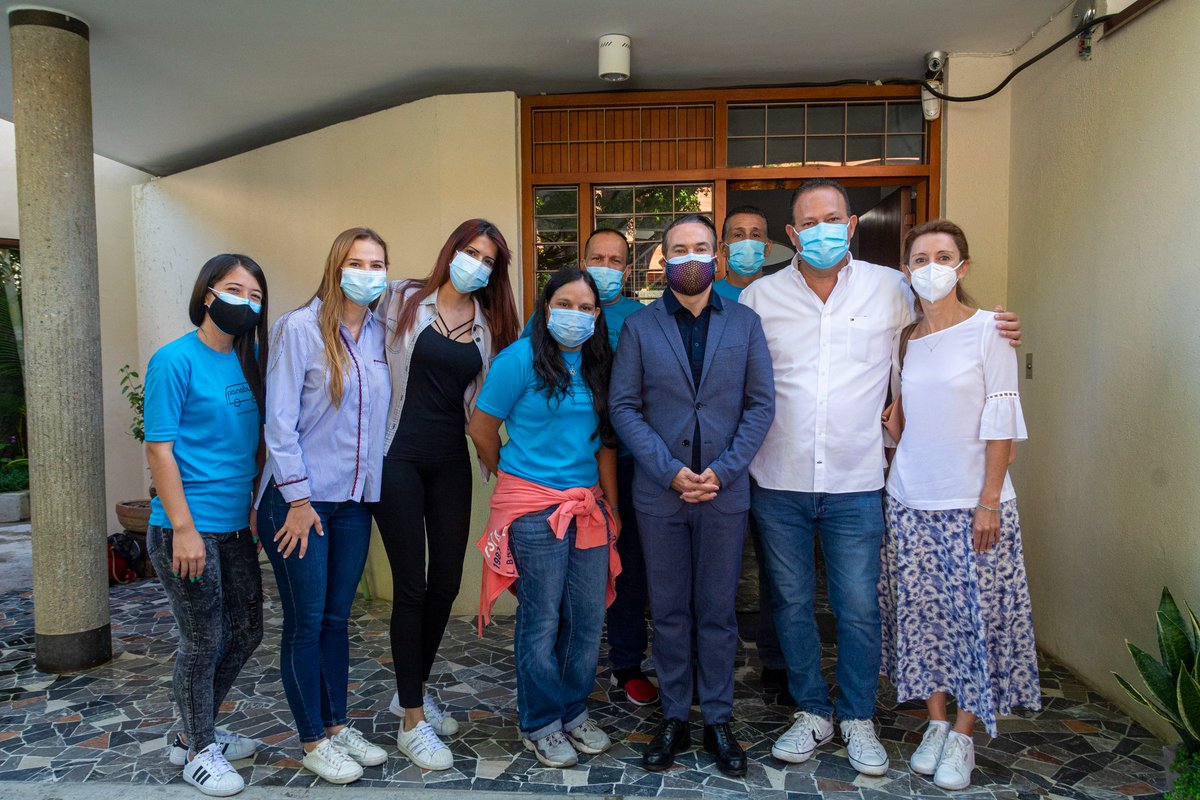 jimmyvillalta's tweet photo. Visita del embajador de Francia en Venezuela Romain Nadal a la sede de Panabus y Caritas Fátima C.P @embafrancia @panabus_oficial @caritasfatimacp
#venezuela #Caracas #Panabus #Santaenlascalles #embajadadefranciaenvenezuela #caritas https://t.co/79nca2aCWE