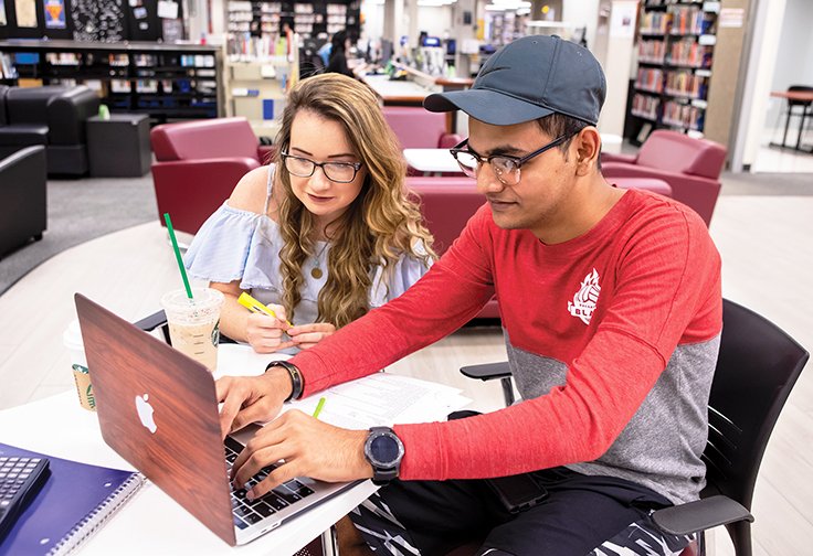 LibraryJournal's tweet photo. #LJReferenceSupplement: #ReferenceLibrarians at #CommunityColleges support their students in myriad ways. “Part of being in a community college is: You are a member of that community," says one. #Research #AcademicLibraries #Flexibility
https://t.co/IMmxCX8GeB https://t.co/mdhKMJHMdi