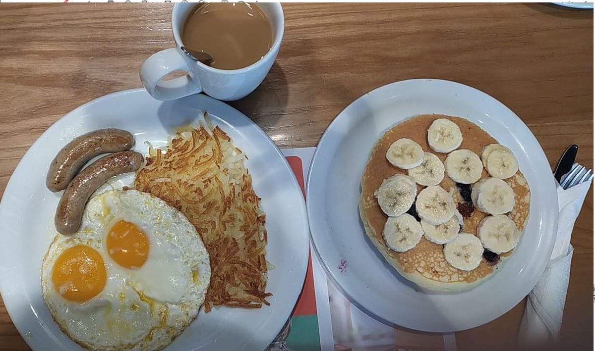 junajunz's tweet photo. if i call u darling will u make me pancakes? https://t.co/0uu6BgOdmH