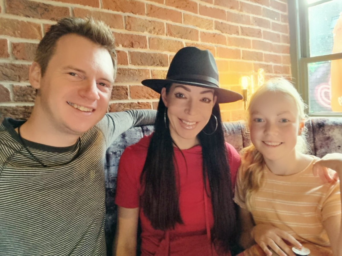 Lovely Sunday afternoon lunch with the family. 😊