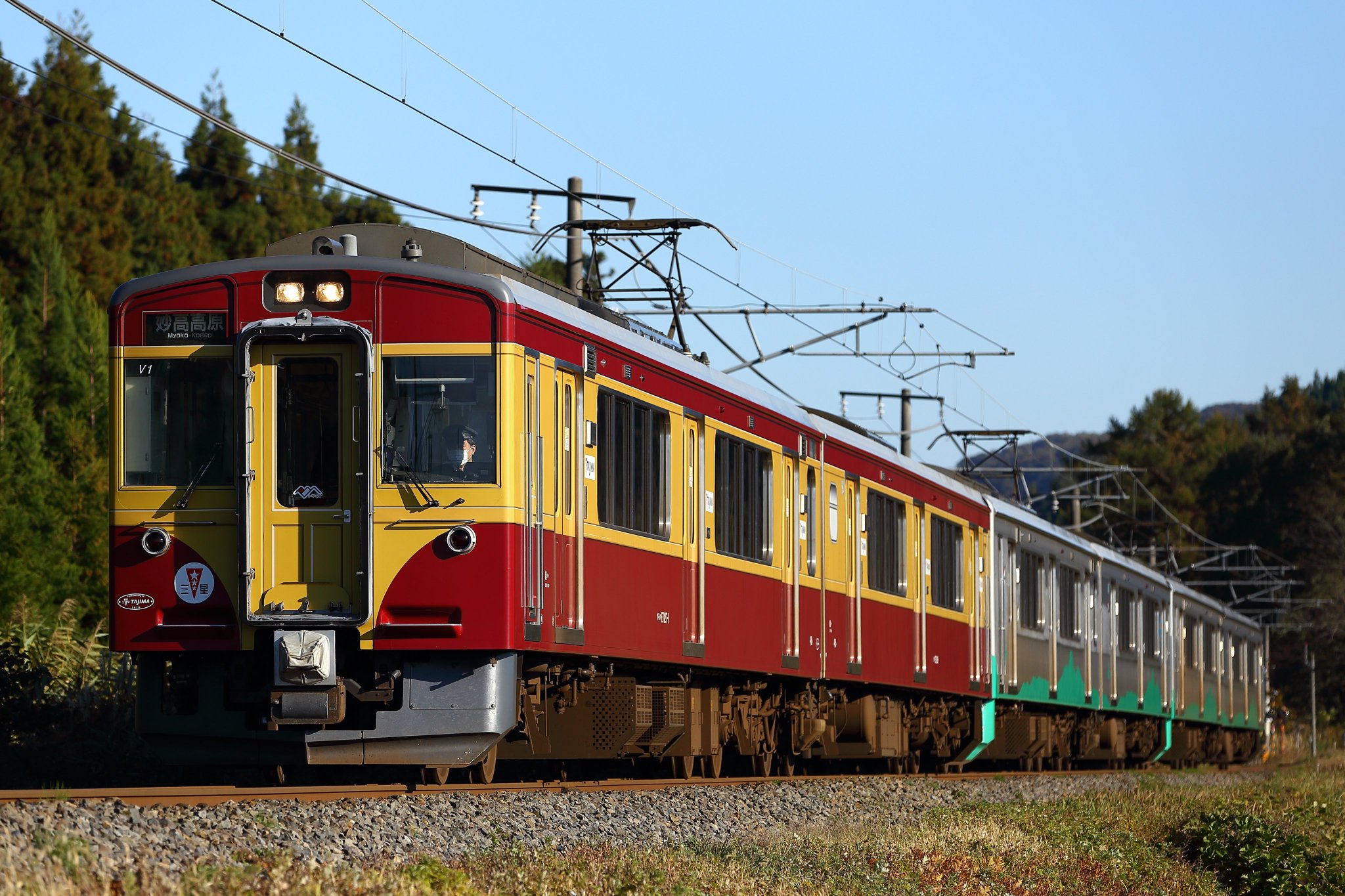 Nゲージ】KATO えちごトキめき鉄道ET127系（田島塗り2号・スカ色