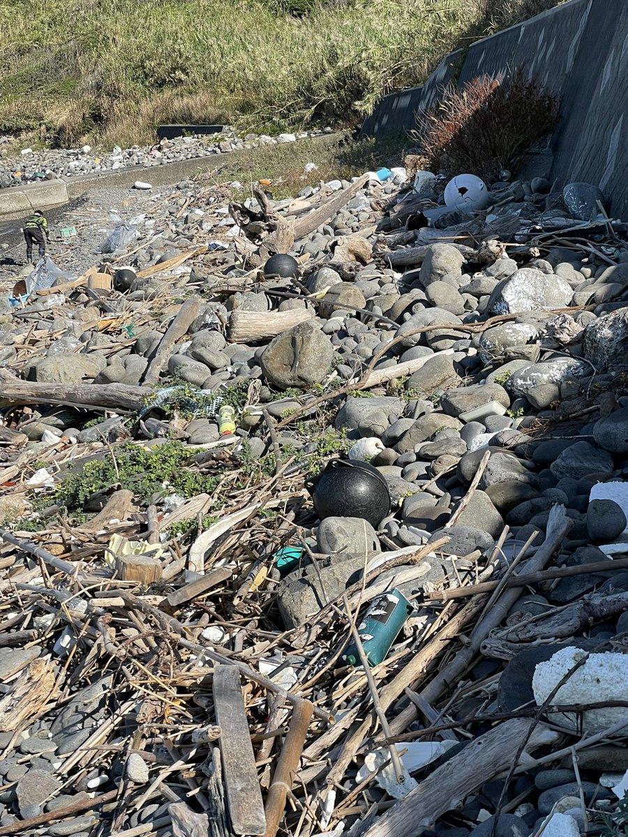 YakisabaT's tweet photo. 今日の思い出
①宇和島市 津島 後地区にて
②海岸での清掃活動からの
③収集場所への運搬(バイクなので私は運べません)
④もんげー
#Cleanthecoast
#海ゴミ #海岸掃除人
#SDGs #一緒にゴミ拾いしませんか https://t.co/T2XdHgwLWY