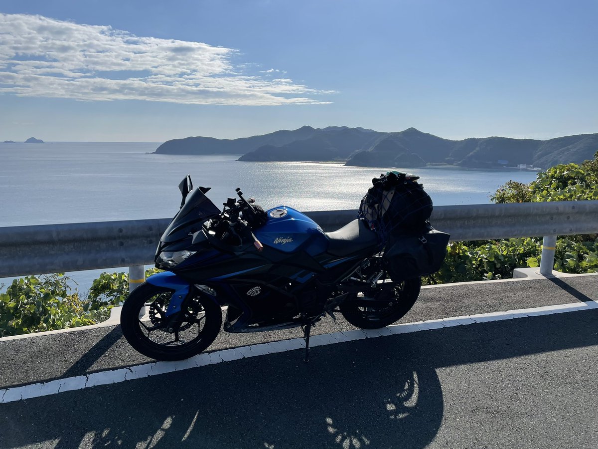 YakisabaT's tweet photo. 今日の思い出
①宇和島市 津島 後地区にて
②海岸での清掃活動からの
③収集場所への運搬(バイクなので私は運べません)
④もんげー
#Cleanthecoast
#海ゴミ #海岸掃除人
#SDGs #一緒にゴミ拾いしませんか https://t.co/T2XdHgwLWY