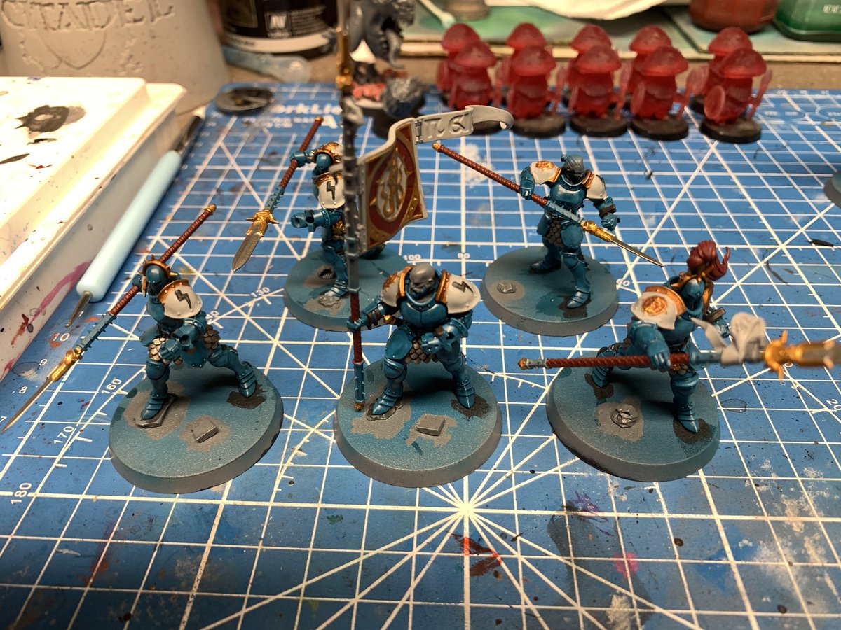 _amosdean's tweet photo. On the painting table to finish this week. #WarhammerCommunity #stormcasteternals #celestialvindicators https://t.co/Svm0CxaHX1