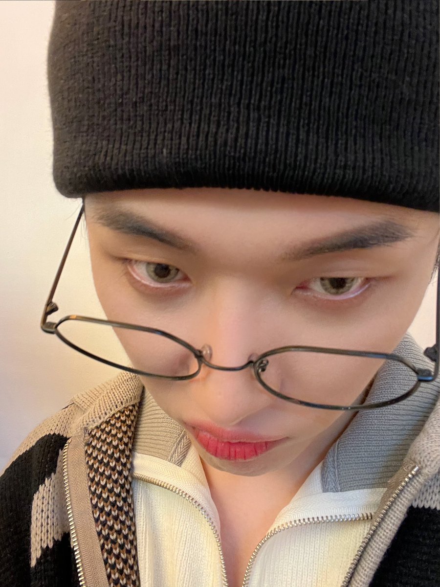 OmegaX_members's tweet photo. [#OX]

🥰🤓
🙂😗

#OMEGA_X #오메가엑스 #재한 https://t.co/8XJuEW7wdw