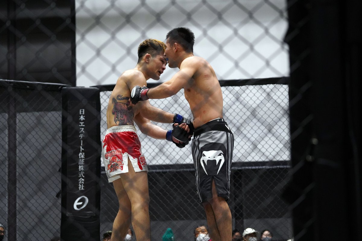 Gigio_jp's tweet photo. プロ修斗香川大会 FORCE 14
［第5試合］フェザー級（65.8kg）5分2R
藤川 智史（愛媛/総合格闘技道場ARMS）
國頭　武（広島/総合格闘技道場BURST）
#shooto1107 #FORCE14 https://t.co/M8j4OK2Bpe