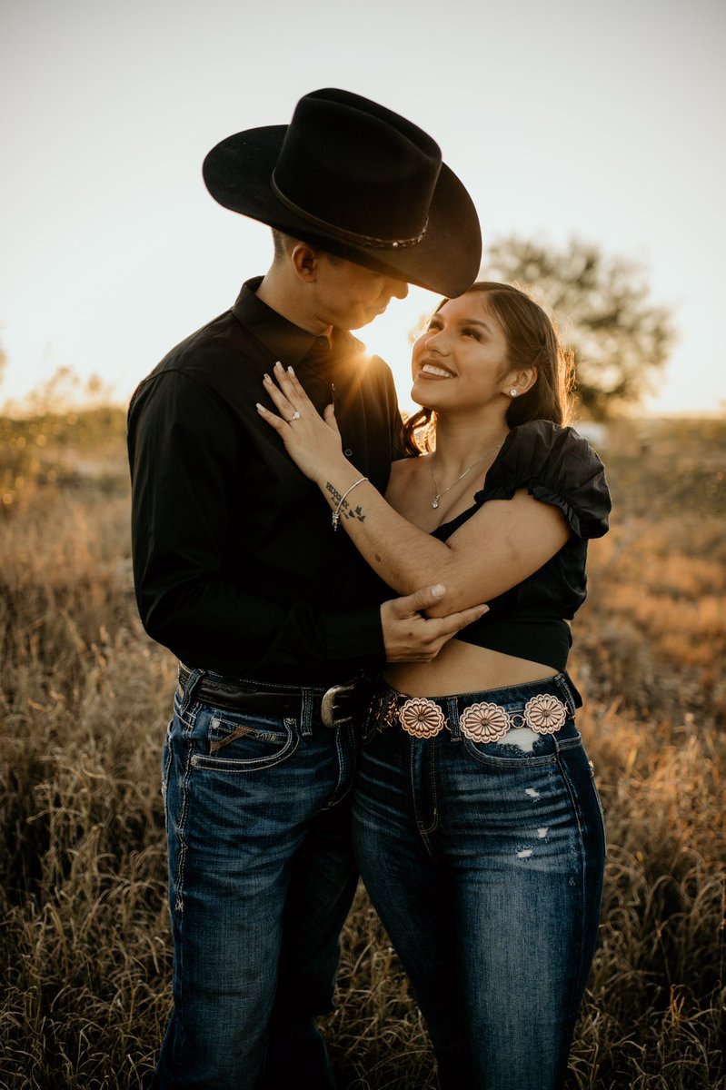 MarlynnPompa's tweet photo. Soon to be Mrs.Salinas 💍❤️ https://t.co/aPxVCrrmen