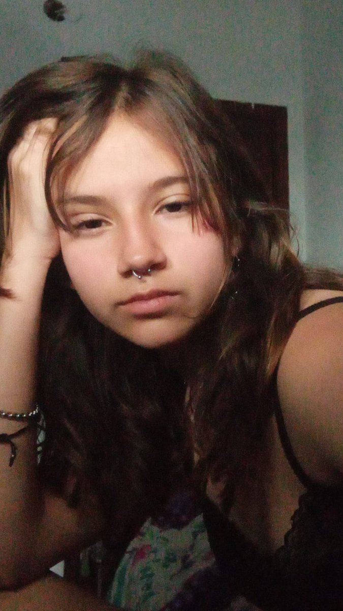 valenrotee's tweet photo. mírenme soy yo 10am https://t.co/3UJzRTMS2S