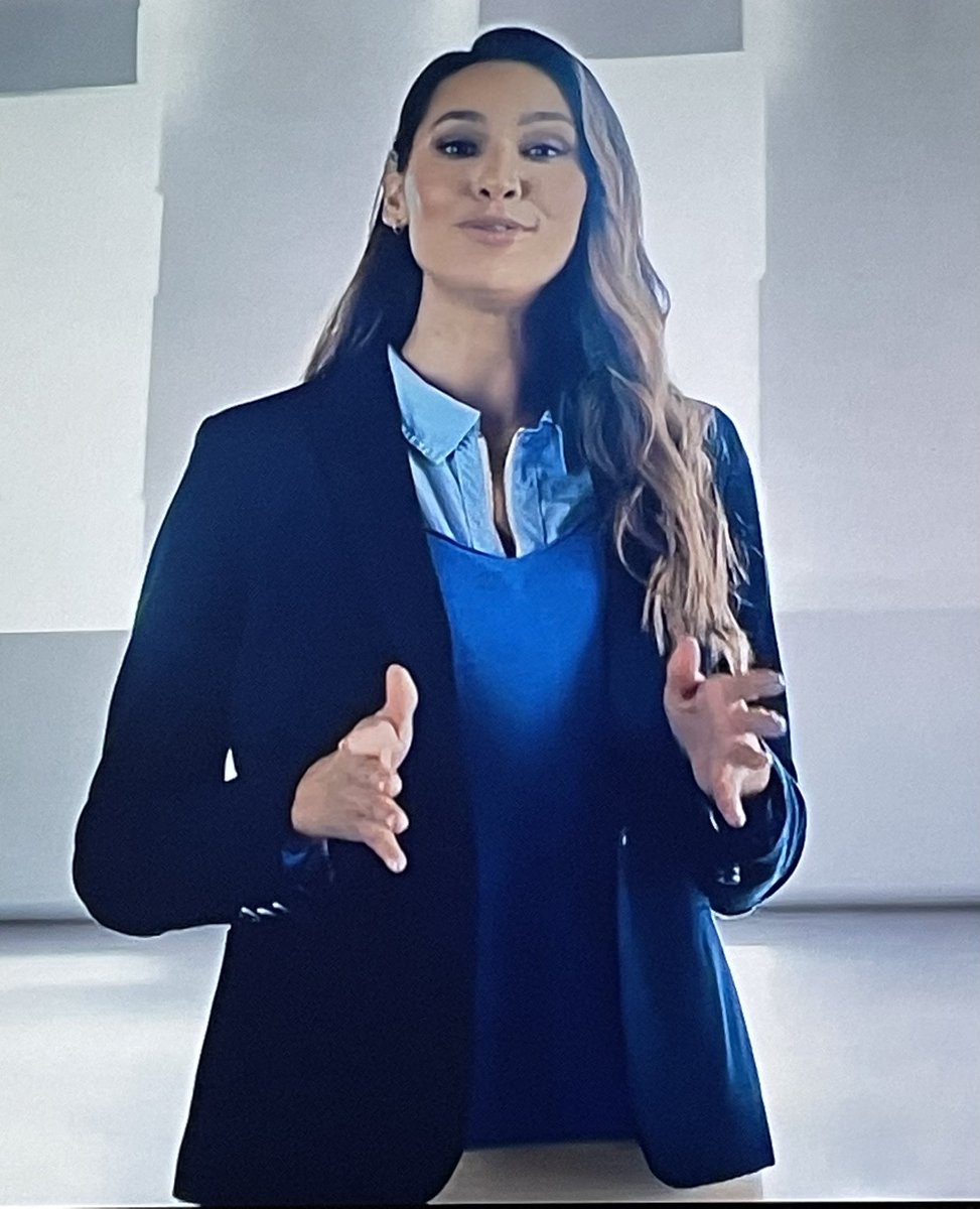 MISTER___A____7's tweet image. In the meantime #wtfis this outfit called, who’s dressing these woman.