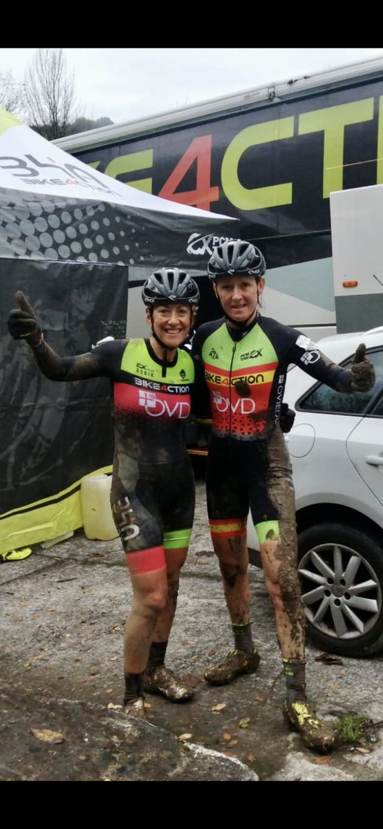 Sensacional actuación de las chicas del PCM Team Oviedo en las dos pruebas de la Copa de España de Ciclocross.
➡️Llodio:
🏆 Ruth Moll (M40)

➡️Karrantza:
🏆Ruth Moll (M40)
🥉Eva Argüelles (M40)
🏆 Silvia Gonzalez (M50)