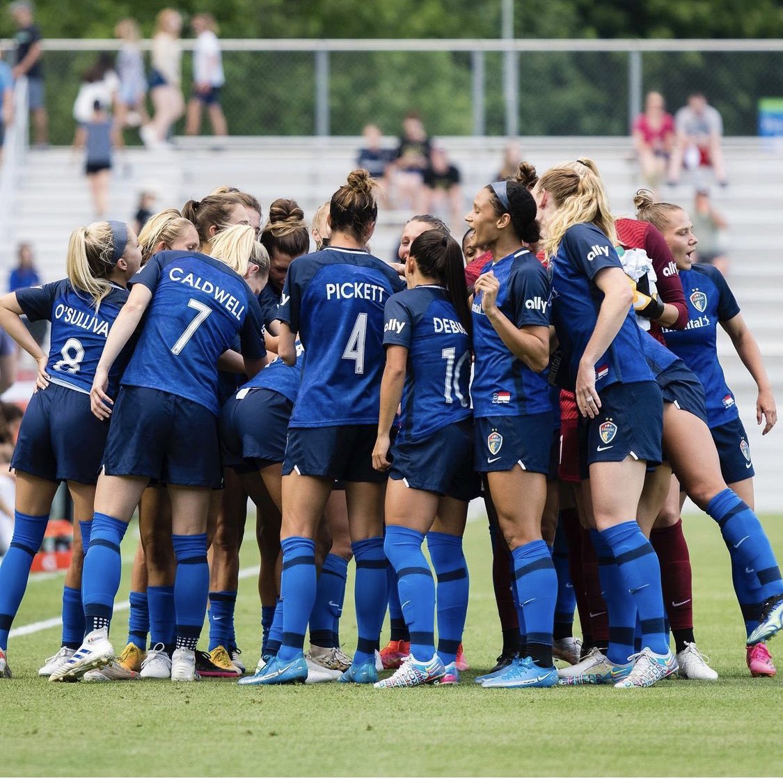 Wesley_Riley35's tweet photo. Game day @TheNCCourage good luck today @lynnraenie @OSullivanDenise @Cars_Pickett16 @J_Mac1422 @brit_ratcliffe @abbyerceg @AmyRodriguez8 @CaseyMurph @merrbear11 @meredithspeck25 @DianeCaldwell7 @KaleighKurtz @ryanemiliew @Debinha7 #CourageCountry #playoffs https://t.co/TZcNEceVay