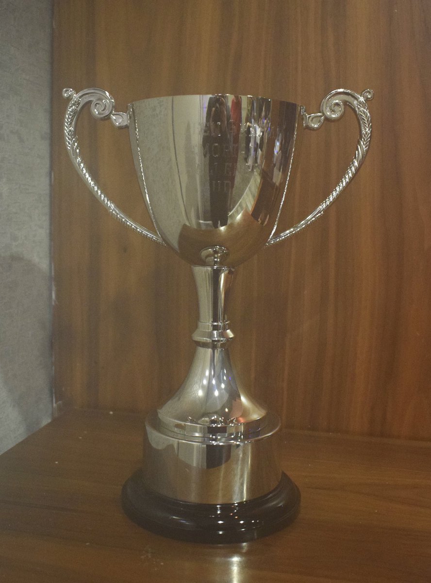GrahamTrust's tweet photo. #AnneONeill, represents #KathleenGrahamTrust at #SionCricketClub annual dinner / awards. She was privileged to present an #award and speak on behalf of the #Trust.
#KathleenGraham #MemorialTrophy was also inaugurated. What a magnanimous gesture.
Well done #SionCricketClub https://t.co/ciumdianRo