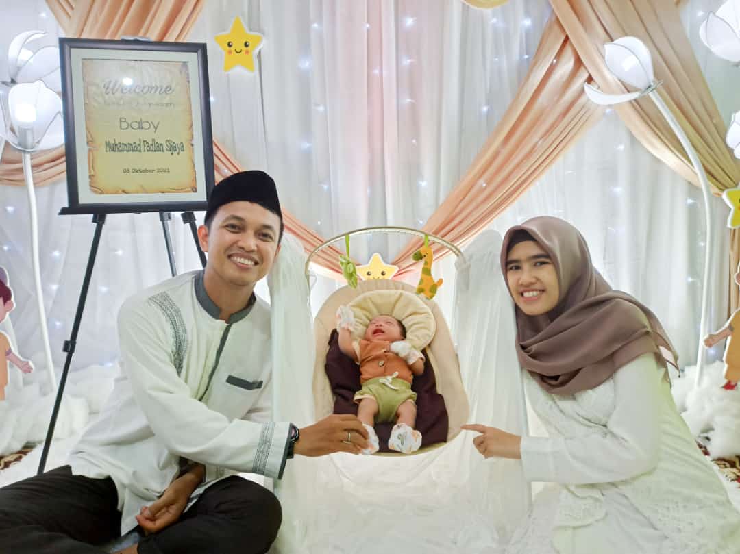 Budimanjk's tweet photo. Barakallah fii umrik Farah Fadhilah istriku, smoga bunda slalu dilindungi oleh Allah Swt., bahagia, sehat, n mnjdi istri saleha srta ibu yg baik utk anak2 kita😇. Aamiin.
Nb: Alhamdulillah, smoga bunda jg brglimang kaya akan kcriaan n trs mnsyukuri nikmatNya. Aamiin lagii😇😇 https://t.co/jt79pwyfE1