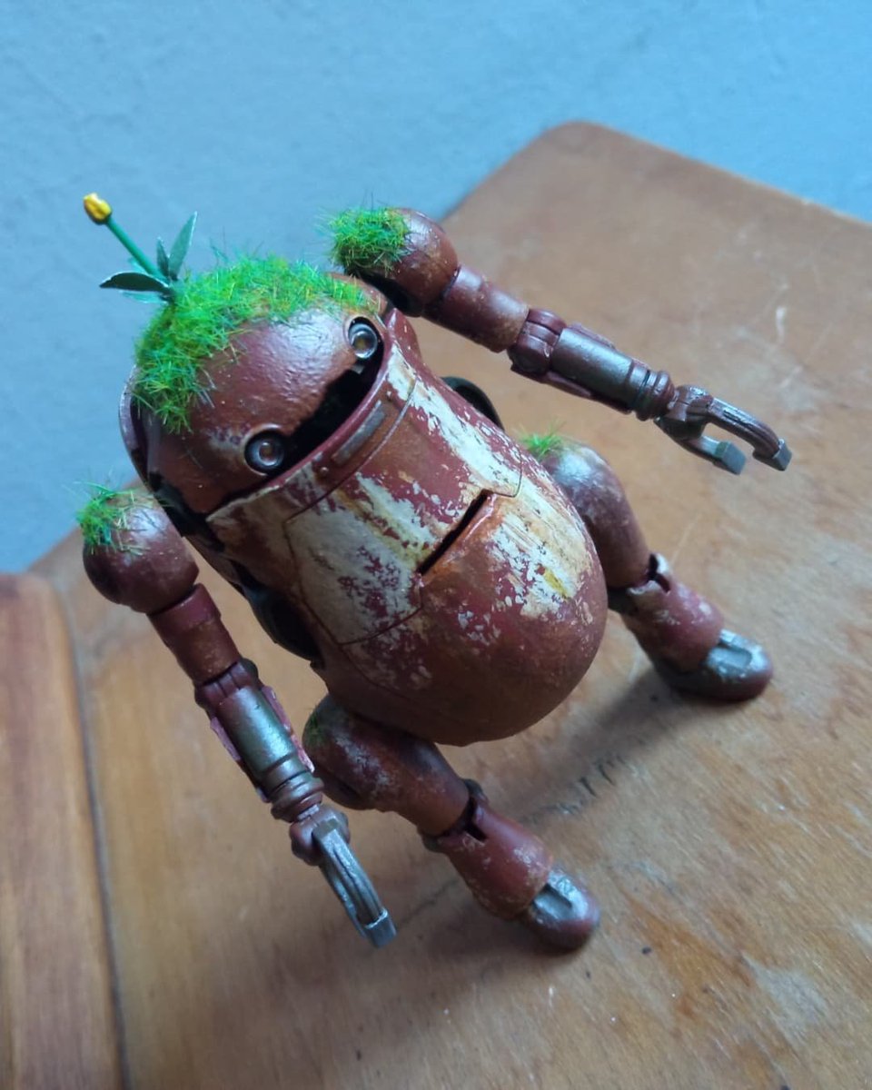 Kaek_art's tweet photo. Rusty and ghibliesque Mechatro 1/35 that was my last one 🥲 #mechatro #mechatrowego #hasegawa #modelkitpainting https://t.co/ndNNVkWdY5