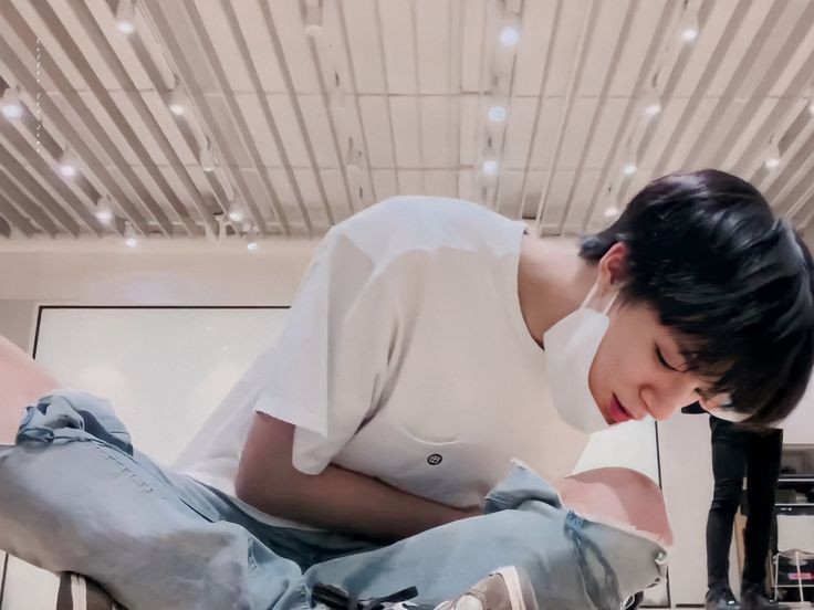 talkingPin_'s tweet photo. LEA LIO
; Pacaran sama gue aja lah yo. Apa-apaan pacarannya sama orang lain tapi kalo butuh apa-apa larinya ke gue, nyusahin tau ga?!

— a Lee Jeno local Au https://t.co/fRWi3IvqB2