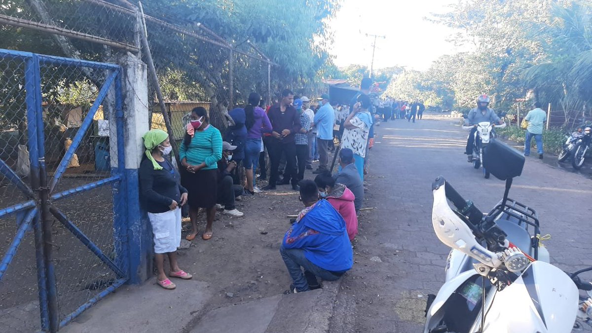 Todos los ciudadanos  de Matagalpa ejerciendo su derecho al voto; Vamos todos por más Proyectos. No hay donde equivocarse en la  casilla ✌️
#EleccionesSoberanas2021
#UnidosEnVictorias
#JuntosDefendiendoLaPaz