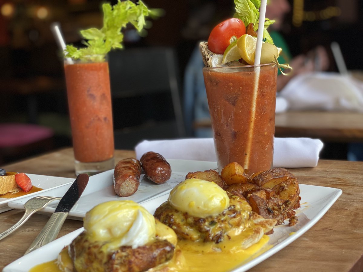 PinefishPhilly's tweet photo. Good morning, Philly! Sunday brunch. #DaylightSavingsTime #FriendsWithBenedicts #AllYouCanEatPancakes #SixDollarBloodyMarys #SixDollarHouseFrenchWine #Pinefish https://t.co/MGcvzZlgDJ