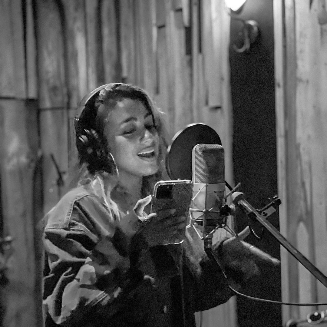 5HOnCharts's tweet photo. Ally attualmente è in studio con lo stesso produttore di Daddy Yankee. 👀

Una collaborazione tra i due sicuramente lancerebbe la carriera di Ally ad un altro livello, e noi vogliamo sperarci! https://t.co/fNtfxCJsHJ