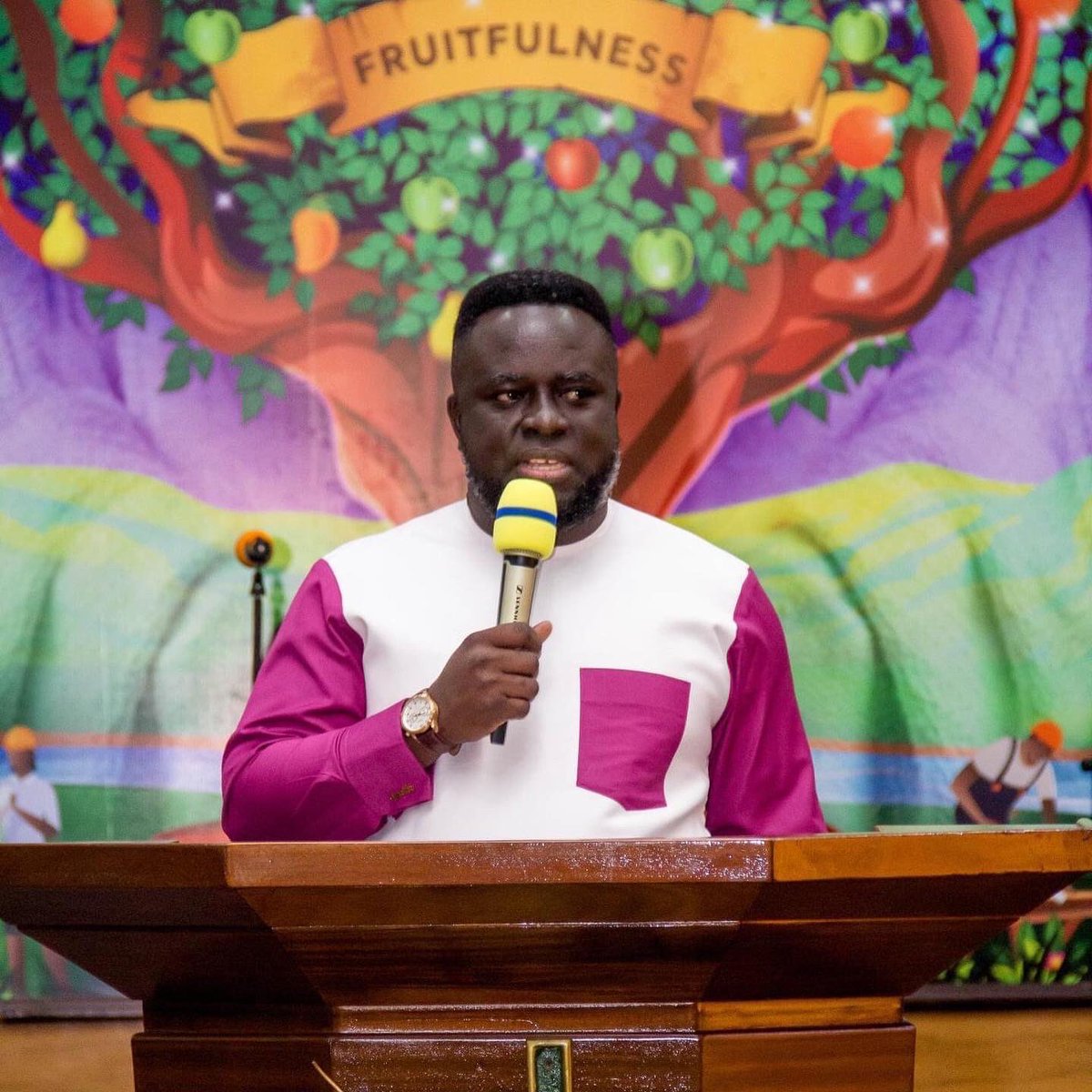 icgctlt's tweet photo. Today’s WORD: Do not let your challenges stop you from giving praise to God.#WeAreICGC #sundayserveattlt#familymonth https://t.co/dePSl8KhNM