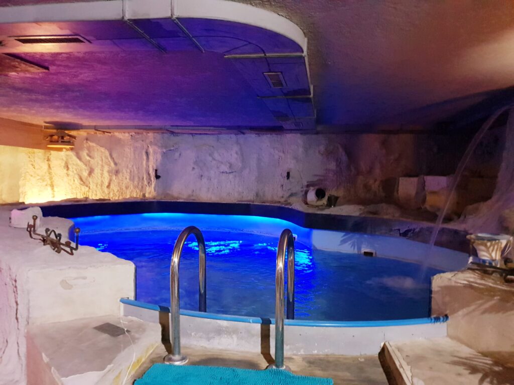 FKK_CH's tweet photo. Oase saunaclub (CH) https://t.co/yzHrWI0YXr