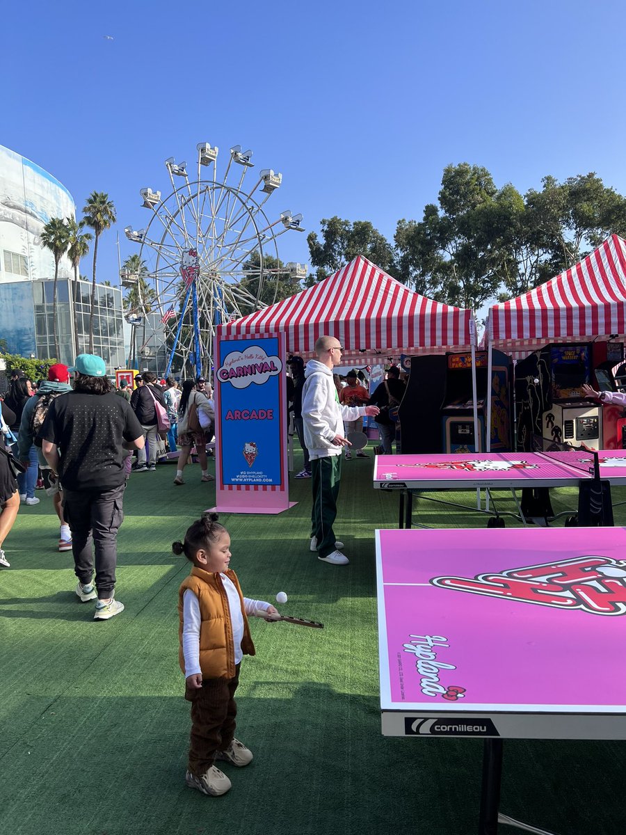 MATCHAMUVA's tweet photo. Celz takes complexcon, coolest tot out there. #complexcon2021 https://t.co/BxaaLikwHZ