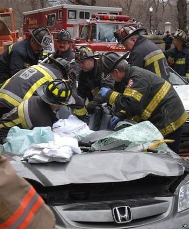 BFDRescue2's tweet photo. #Congratulations and best wishes for a long and healthy #retirement to @BostonFire LT Sandy Lasa who served on both #BFDRescue1 and #BFDRescue2. #BostonFD #BostonRescue2 #Rescue2 #BFD #BostonFireDept #BostonFire #Boston #TechnicalRescue #TechRescue #FirstInTheNation #BFDE42R2D9 https://t.co/t4eydOUiwN