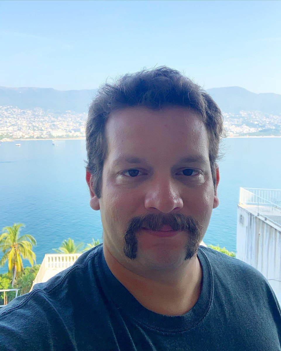 javiergomzgt's tweet photo. #NoviembreAzulChubb #BigoteSolidario https://t.co/ctaVscItis