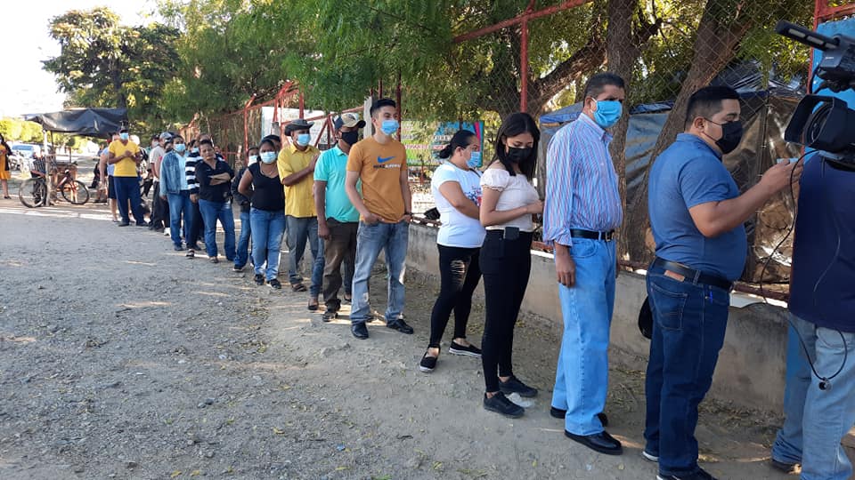 qarlosespinoza's tweet photo. #EleccionesSoberanas2021 | La población continúa haciendo fila para ejercer su derecho al voto en Camoapa, Ocotal, Bluefields y Ciudad Darío.

#UnidosEnVictorias
#NicaraguaTriunfa
 https://t.co/wjil1EoTws